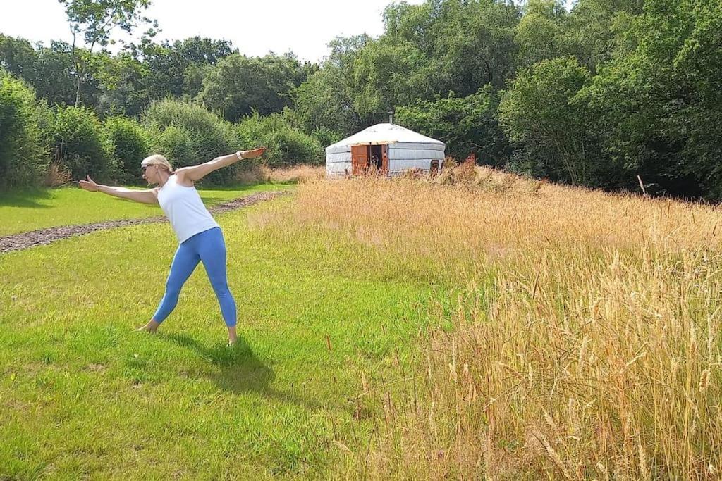 Hotel Gilfach Gower Farm Luxury Yurt With Hot Tub Ammanford Esterno foto