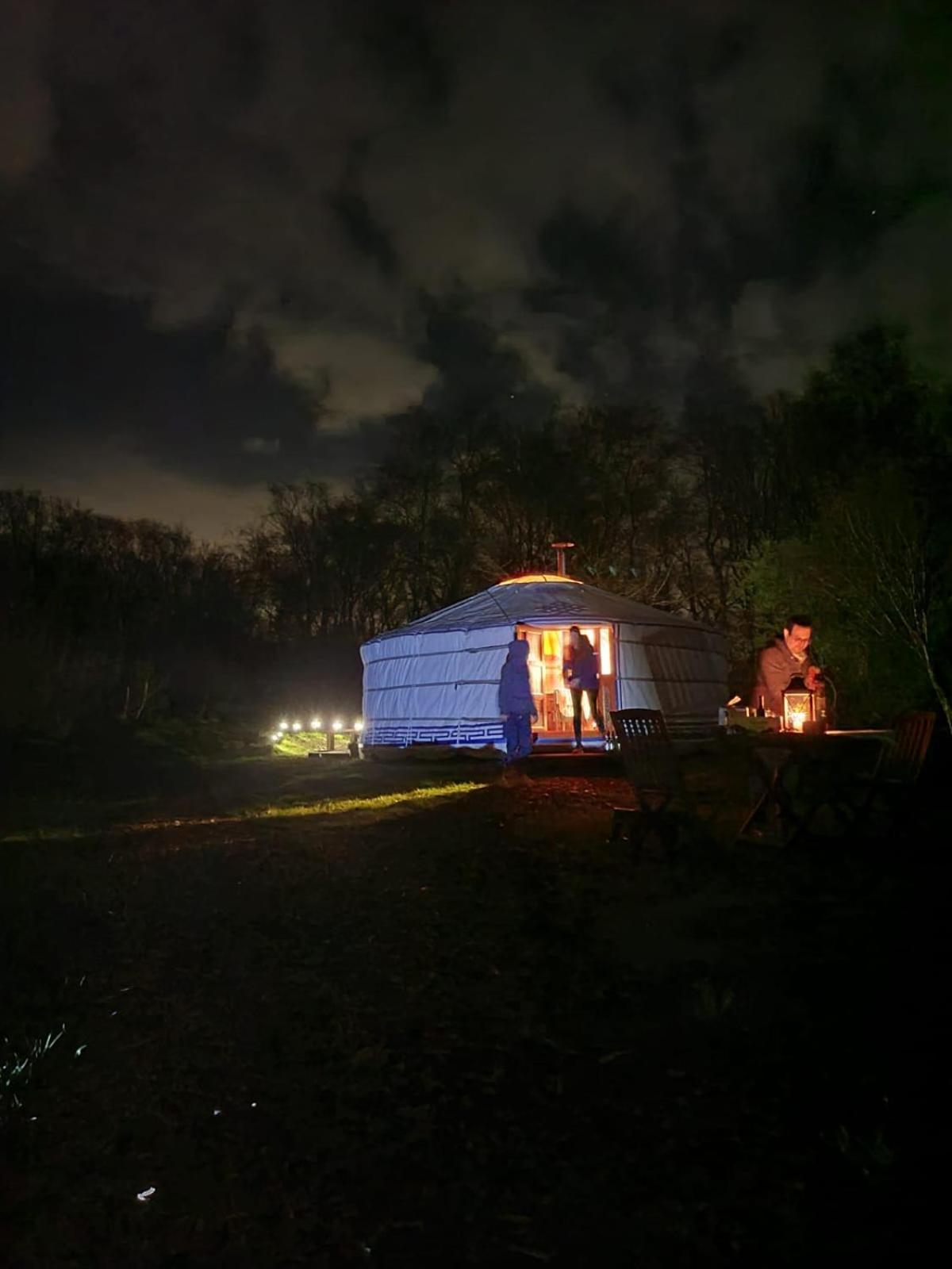 Hotel Gilfach Gower Farm Luxury Yurt With Hot Tub Ammanford Esterno foto