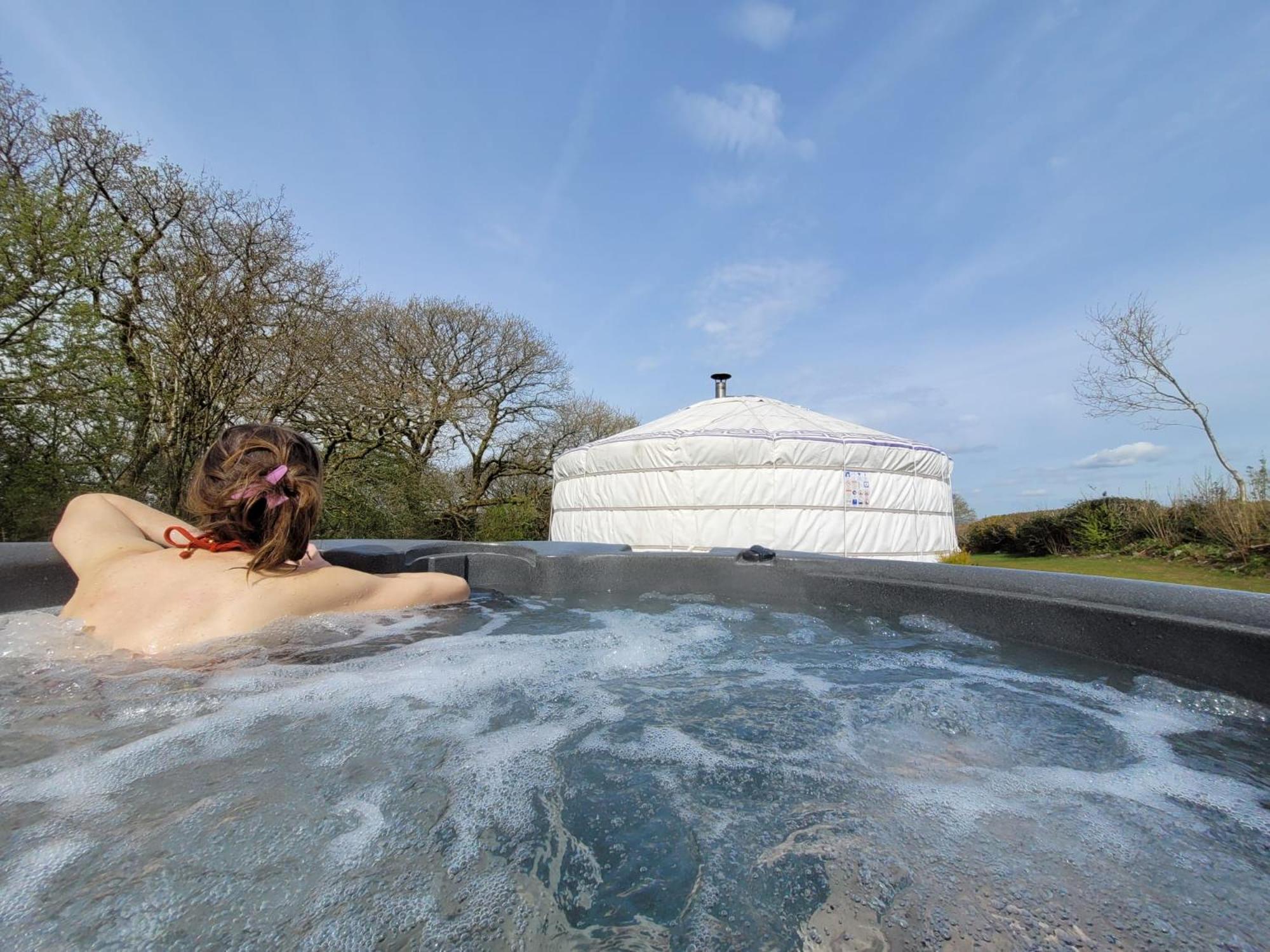 Hotel Gilfach Gower Farm Luxury Yurt With Hot Tub Ammanford Esterno foto