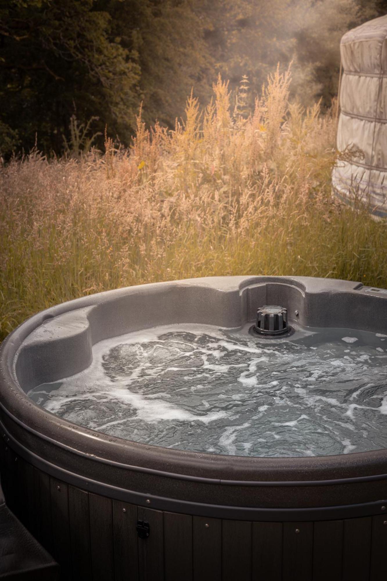 Hotel Gilfach Gower Farm Luxury Yurt With Hot Tub Ammanford Esterno foto