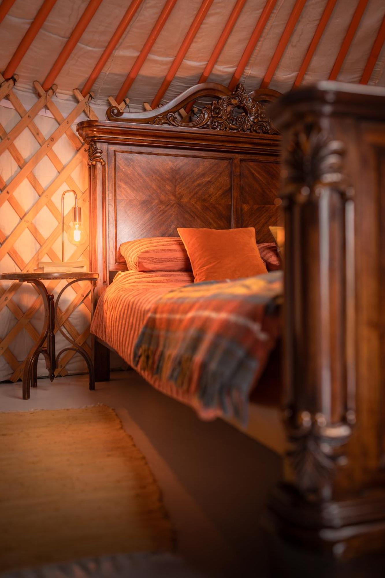 Hotel Gilfach Gower Farm Luxury Yurt With Hot Tub Ammanford Esterno foto