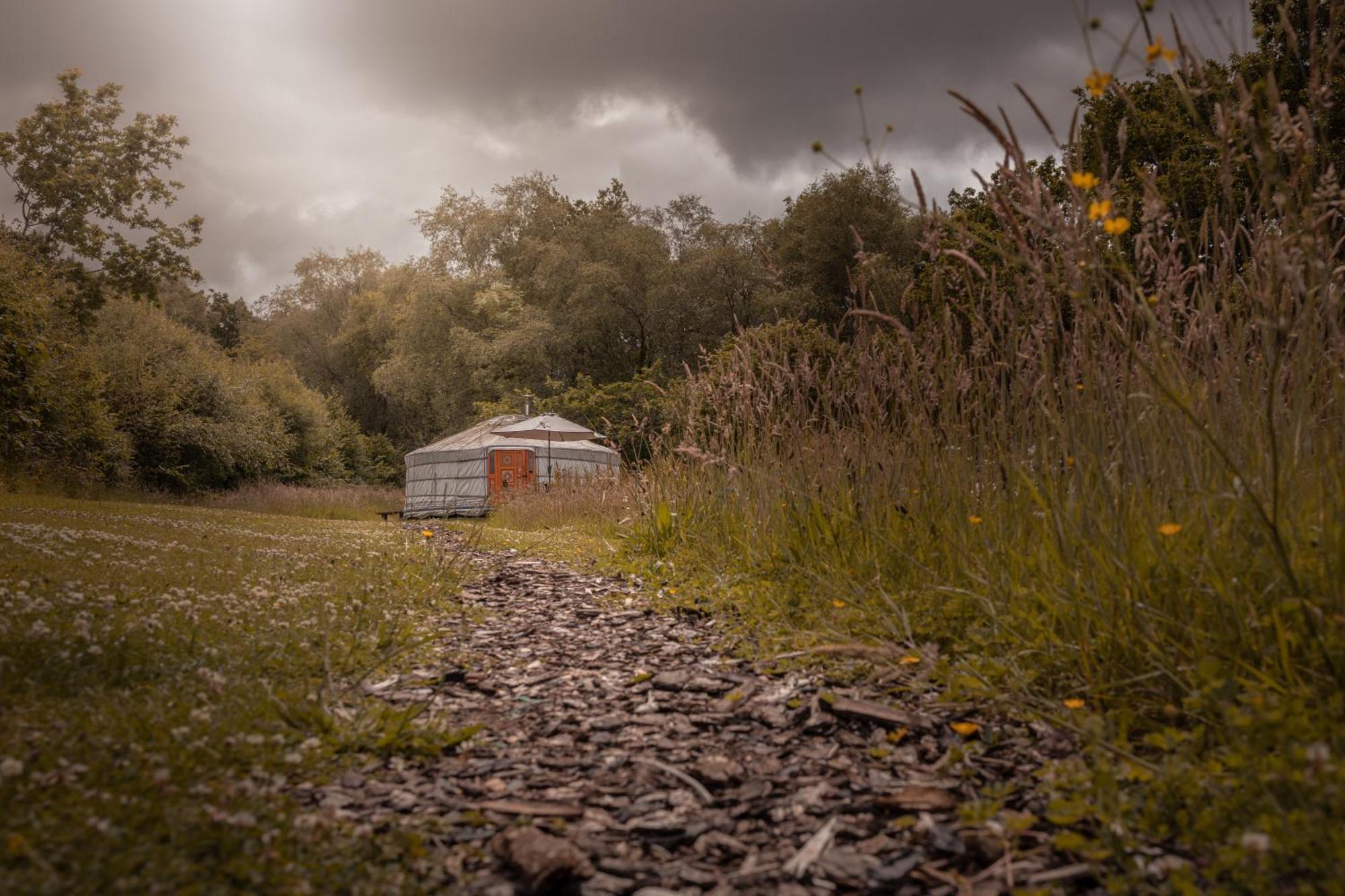 Hotel Gilfach Gower Farm Luxury Yurt With Hot Tub Ammanford Esterno foto