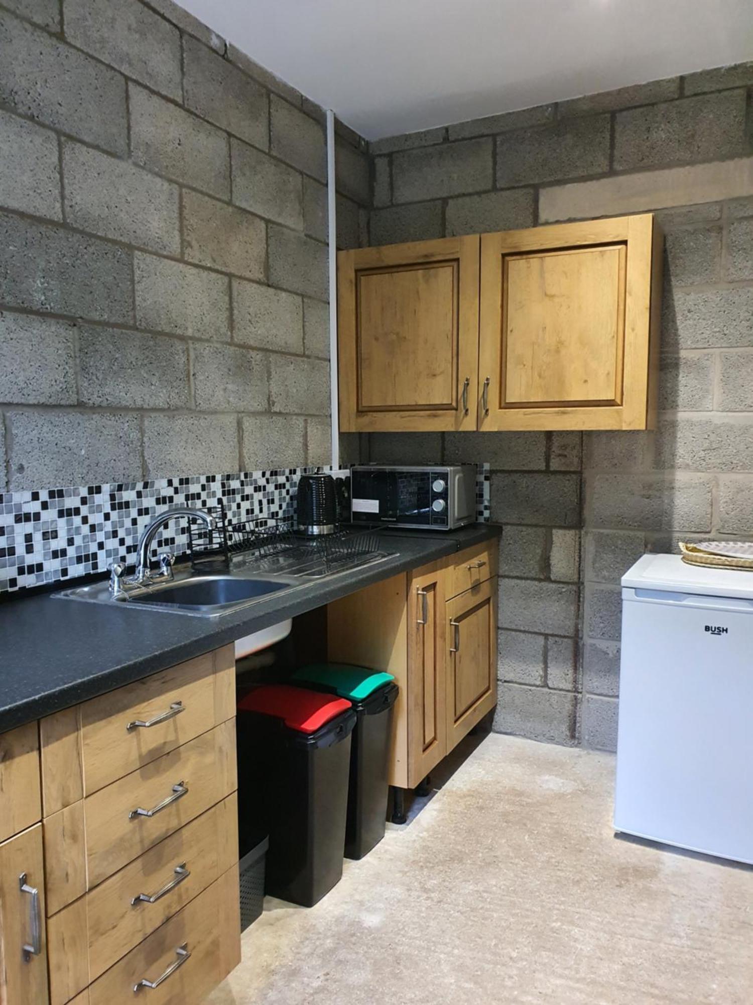 Hotel Gilfach Gower Farm Luxury Yurt With Hot Tub Ammanford Esterno foto